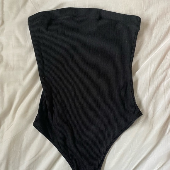URBAN OUTFITTERS STRAPLESS RIBBED BODYSUIT - Picture 3 of 4